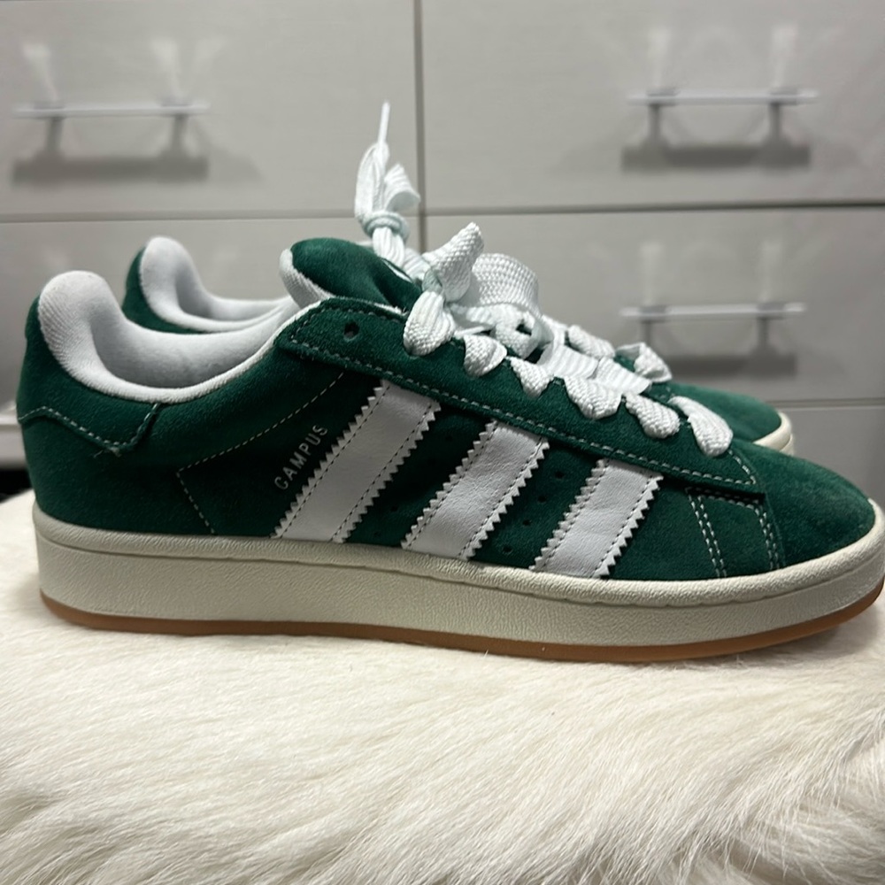 Brand new with tags, Adidas, Campus green and white sneaker